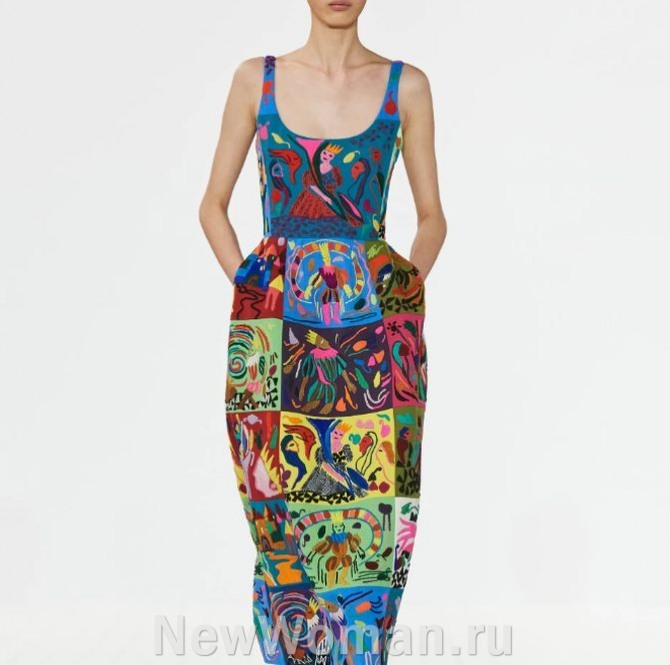летнее платье миди 2024 с ярким мозаичным принтом из блоков с рисунками яркими красками со стилизацией под детский рисунок