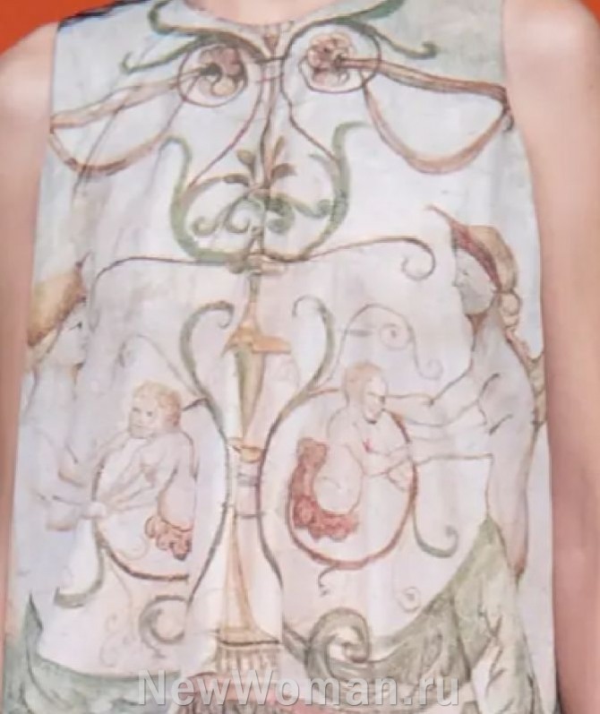 летнее платье 2025 с антропоморфным орнаментом