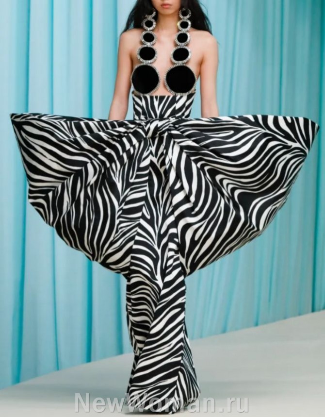 вечернее платье с принтом зебра и юбкой-корзиной - фото из коллекции Nina Ricci SPRING 2024 READY-TO-WEAR, Парижская Неделя моды