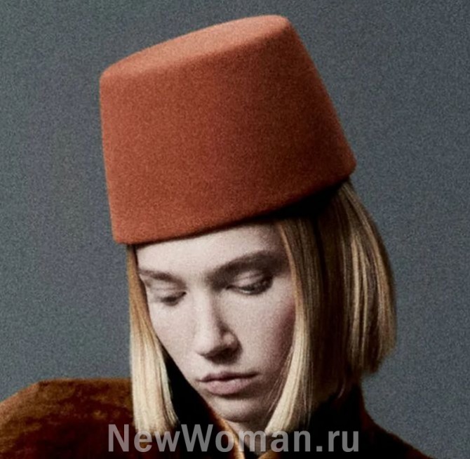 женская шляпа феска терракотового цвета - Loro Piana, FALL 2024 READY-TO-WEAR