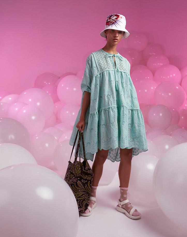 трапечиевидное модное трикотажное платья весна 2019 цвета мяты