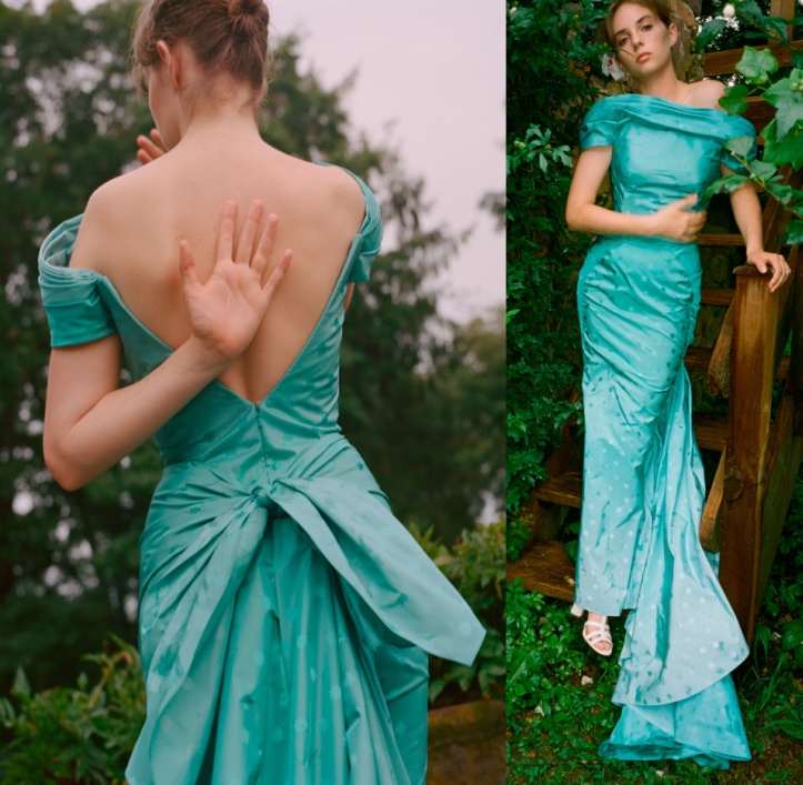 модное вечернее платье весна 2019 с открытой спиной цвета бирюзы