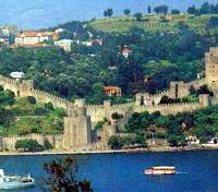 Греческая крепость, г.Стамбул. Построена в 1452г. Во времена Османской империи использовалась как тюрьма для политических и зарубежных заключённых.