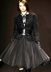 Модный женский костюм весны 2007