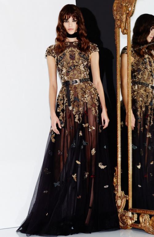 длинное коричнево-черное нарядное платье с вышивкой