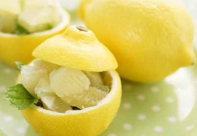 Чашечка с крышечкой из лимона