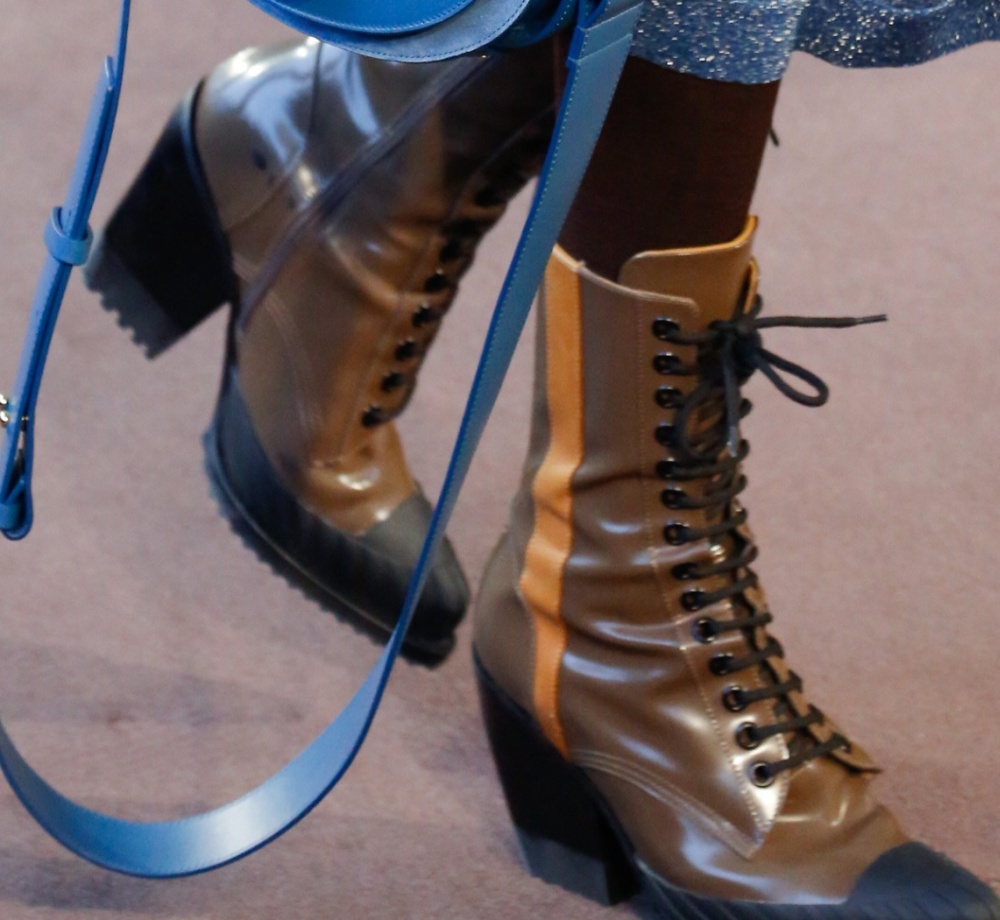 женская обувная мода 2018-2019 - грубые армейские ботинки на протекторе