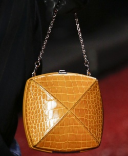 Модный тренд: сумка-тюбетейка от Hermes