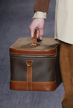 Модная осенняя сумка от Trussardi - сумка-коробка