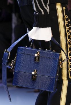 сумка-короб от Dolce & Gabbana