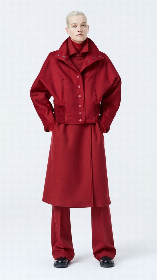 Красное пальто. Утепленный вариант модного пальто - куртка поверх пальто