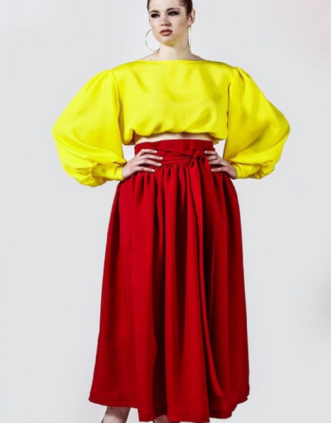 фасоны для полных девушек - красная юбка с желтым укороченным топом