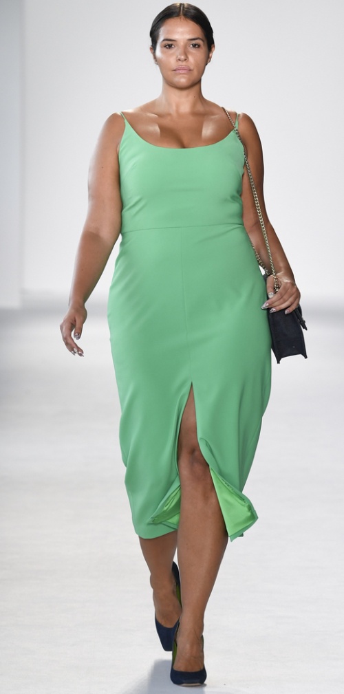 летнее зеленое платье 56 58 размера с разрезом на юбке