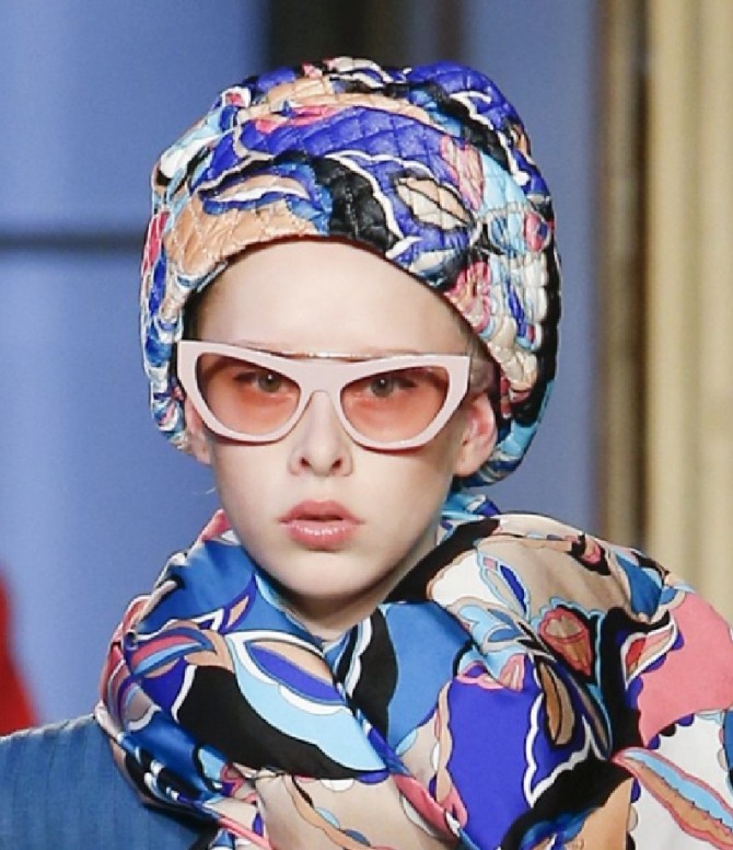 цветастый головной убор для женщин от Emilio Pucci