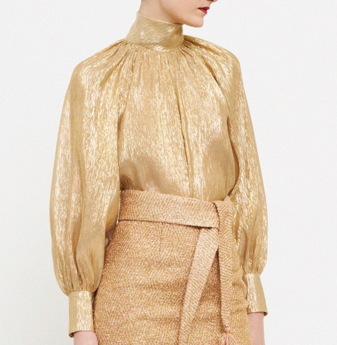блузка с воротником стойкой из золотой ткани