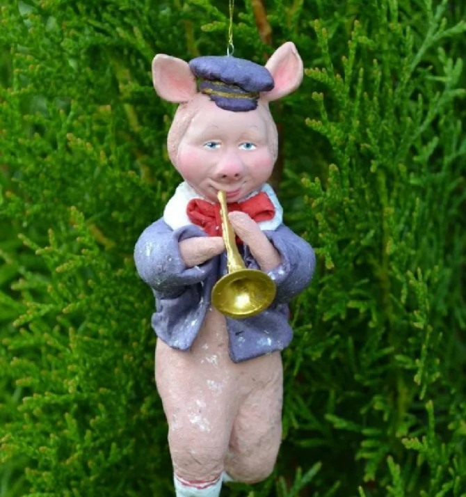 елочная игрушка свинья-трубач