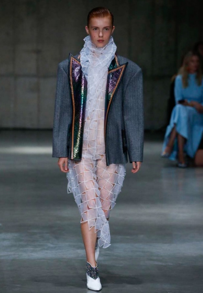 модное дамское полупальто весны 2019 - пальто-пиджак