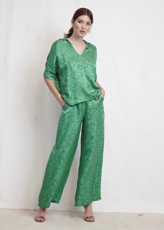 зеленый атласный летний костюм 2019