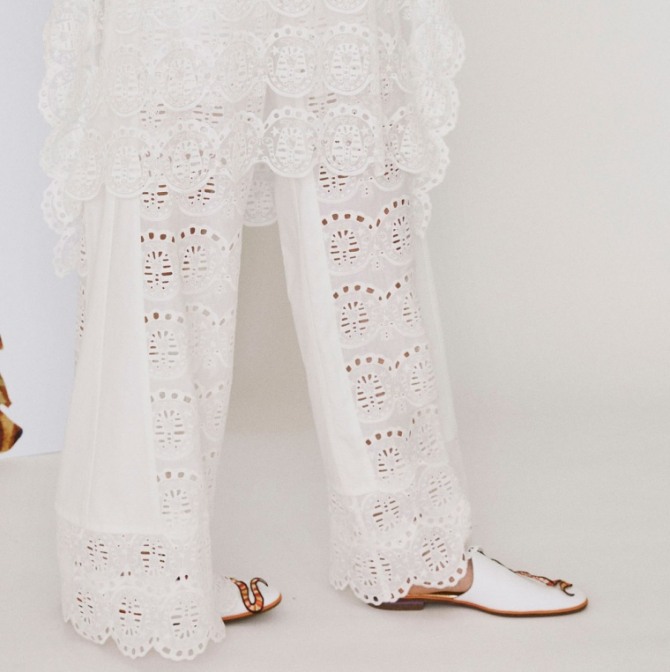 белые широкие брюки из кружевного полотна - тренды на лето 2019