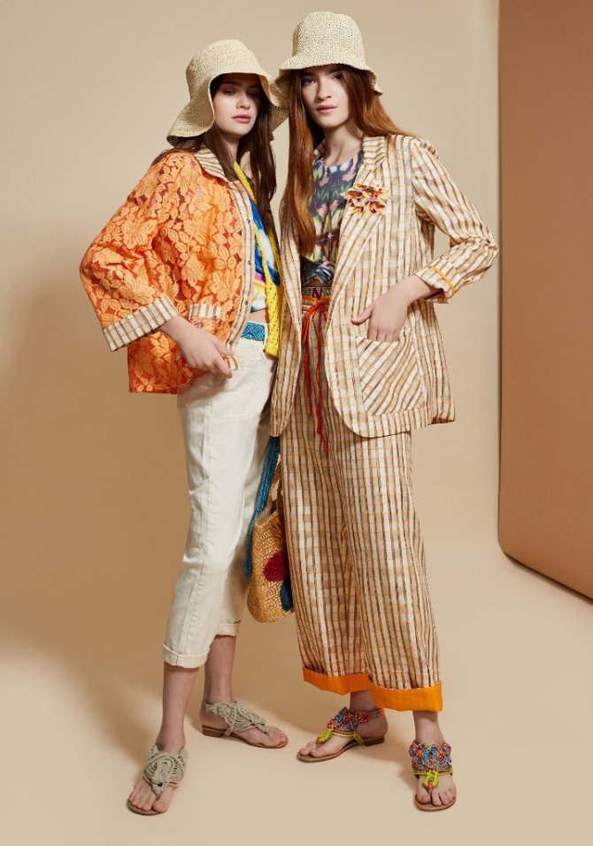 две девушки в модных брюках летнего сезона 2019