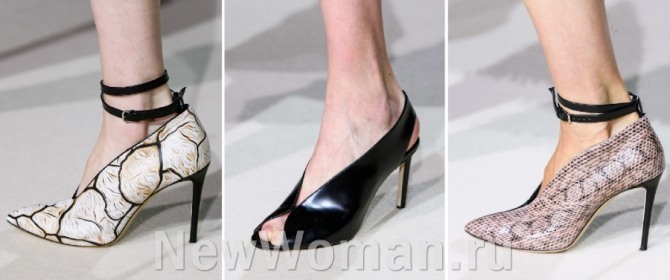 туфли-ботильоны с V-образным вырезом на подъеме от модного дома Mary Katrantzou