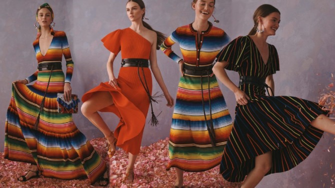 трикотажные платья с вертикальной и горизонтальной цветной полоской 2020 года на осенний сезон с модных показов