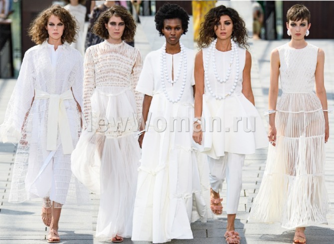 Летние платья 2020 белого цвета от модельера Maison Rabih Kayrouz - фото с модных показов