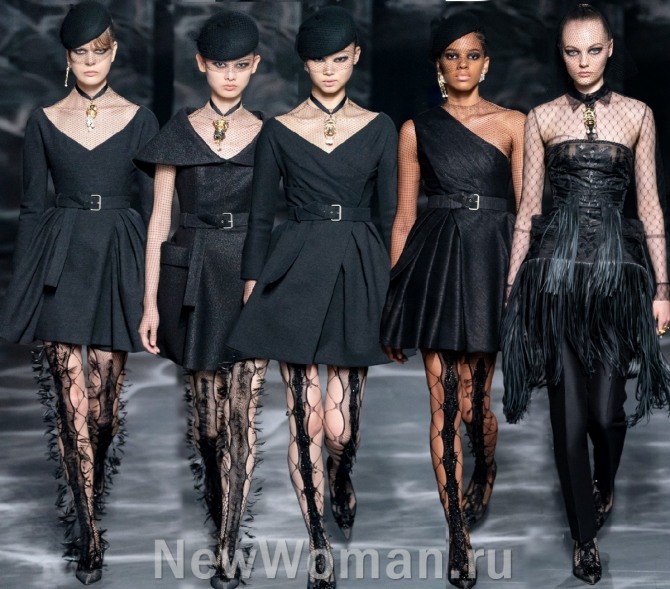 фото маленьких черных вечерних платьев мини от Диор с черными чулками из тюля - мода 2020 года