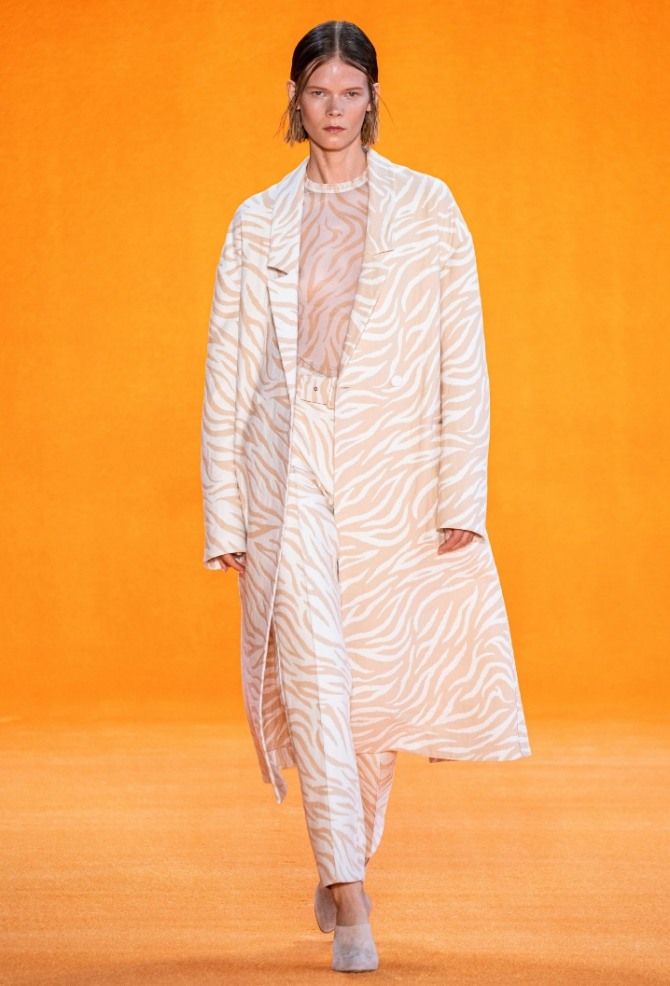монолук с принтом зебры - женское пальто и брюки на весну 2020 года