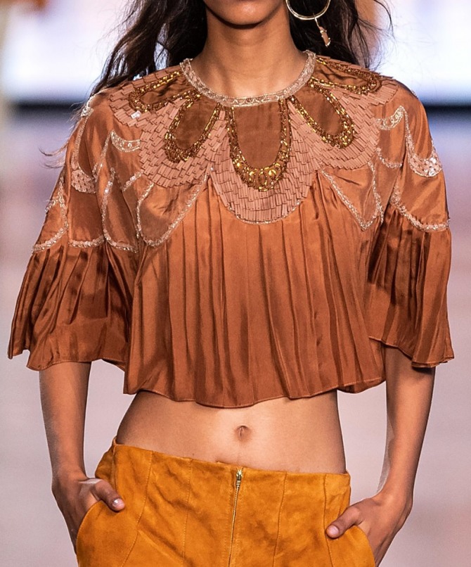 роскошная летняя вечерняя блузка-болеро с золотой вышивкой и стразами от Alberta Ferretti - сезон весна-лето 2020
