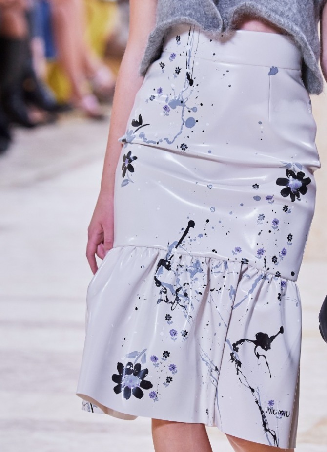 светлая летняя юбка 2020 года трампет из клеенки с цветочным рисунком