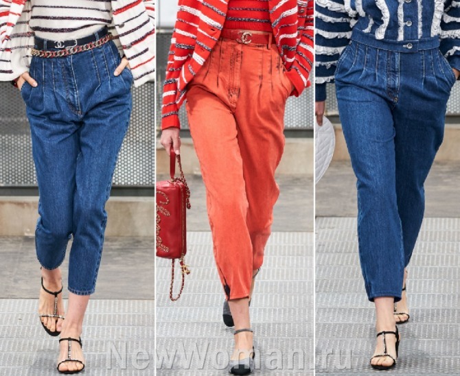 джинсы весна-лето 2020 от Chanel с высокой посадкой и застроченными защипами у пояса