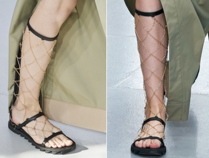 самая модная летняя дизайнерская обувь 2020 года - сандалии гладиаторы с золотыми ремешками-цепочками от модного дома Sacai