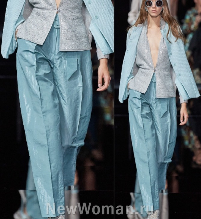 Emporio Armani - голубые женские летние брюки 2020 из тонкой плащевки с блестящим напылением