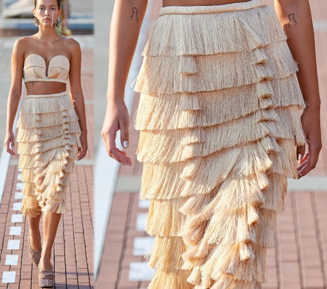юбка из бахромы с топом бандо - модные летние тренды юбочной моды 2020 от мировых модельеров