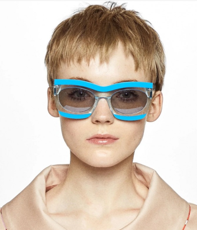 женские дизайнерские очки весна-лето 2020 с прозрачными линзами от бренда Emilio Pucci имеют двойную геометрию и декор в виде цветных пластмассовых полос