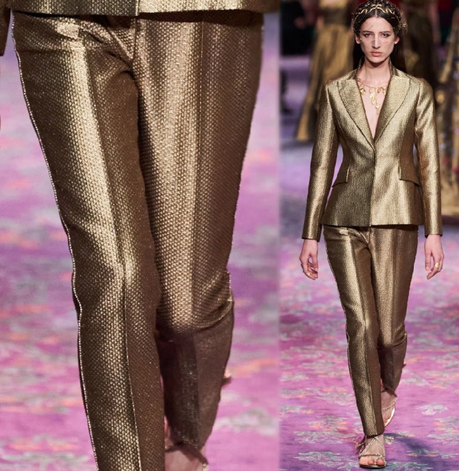 узкие деловые брюки в составе офисного костюма - модель медного цвета из кутюрной коллекции весна 2020 Christian Dior