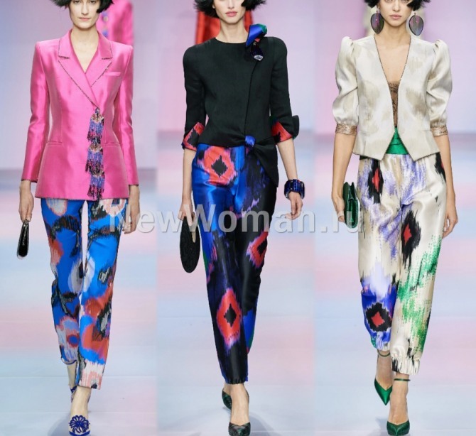 вечерние дамские зауженные модели брюк с ярким ковровым принтом от дизайнерского дома Armani Privé - коллекция весна-лето 2020 года