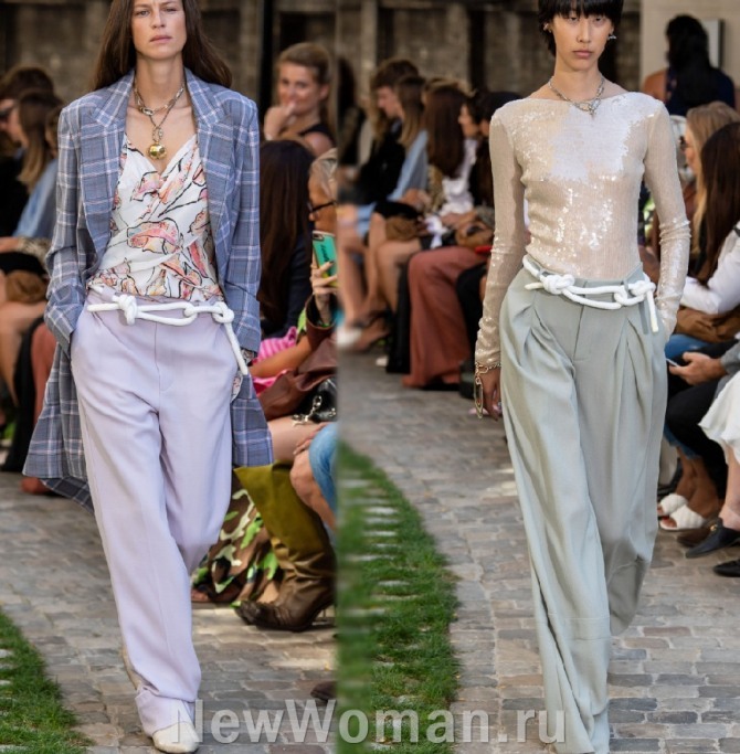 с каким поясом носить модные весенние женские брюки 2020 года - с белой веревкой, смотрите фотоидеи из коллекции Roland Mouret (Лондон) 