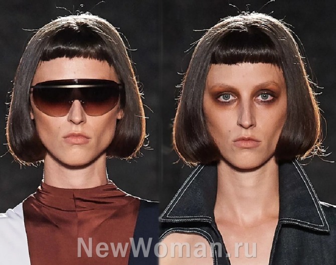 в сезоне весна-лето 2020 в тренде женская стрижка каре на темных волосах с короткой челкой - луки с подиума, бренд Guy Laroche