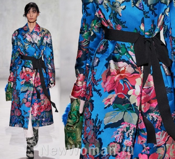 тренды весенней женской моды 2020 - пальто миди ярких расцветок с крупными цветами от бренда Dries Van Noten - длина миди
