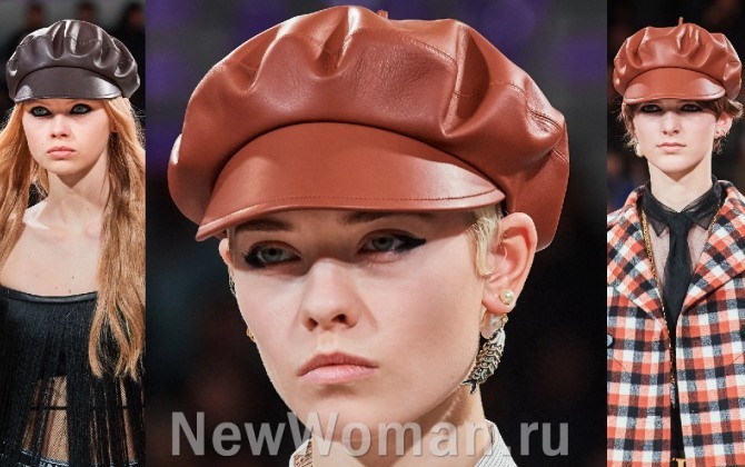 тренды в аксессуарах осень 2020 года - кожаные женские кепки с вмятинами и широким козырьком - модный показ Christian Dior осень-зима 2020-2021