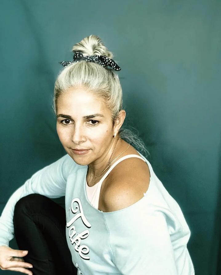 Прически для седых волос - фото. Благородная седина: какие прически для ...