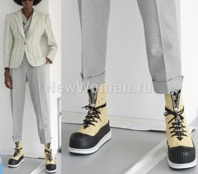 стильный весенний лук 2021 с черно-желтыми ботинками-берцами с шнуровкой и белой подошвой - Louis Vuitton