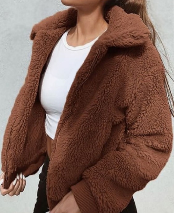 коричневая куртка из ткани чебурашка