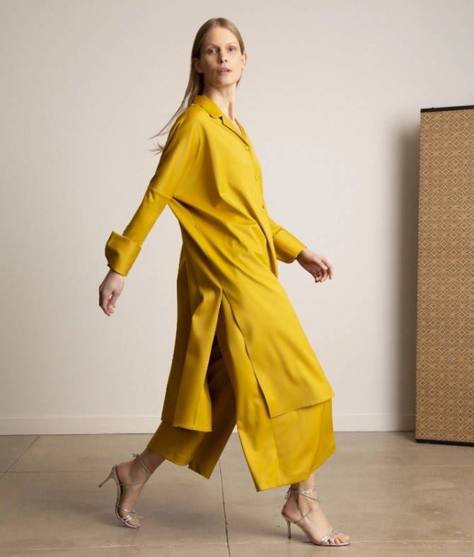 стильное красивое желтое офисное деловое платье 2021 года в комплекте с брюками-кюлотами