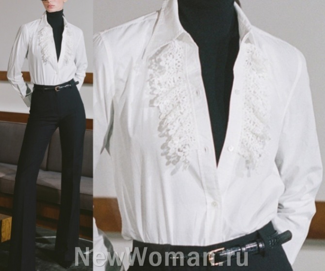 деловой женский лук с черной водолазкой и белой блузкой-рубашкой, декорированной оборками с кружевом - деловая мода для девушек и женщин на 2022 год