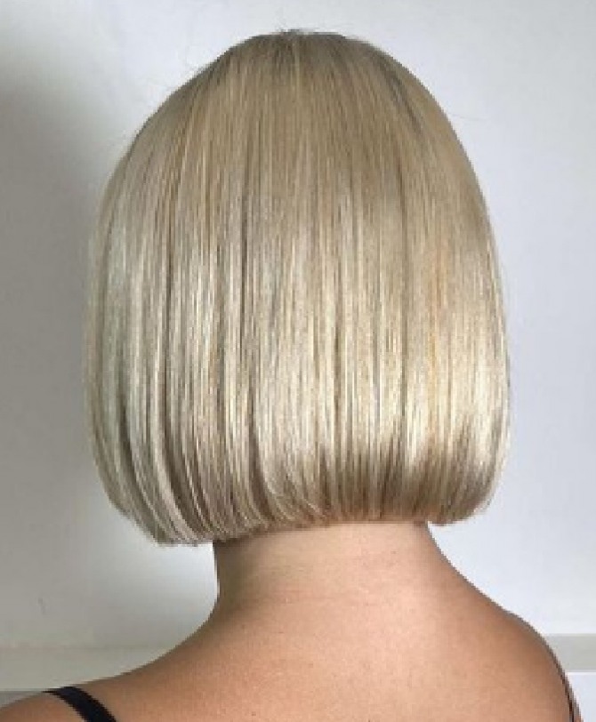 каре - стрижка из салона, лето 2021 года, модный оттенок волос, блондирование