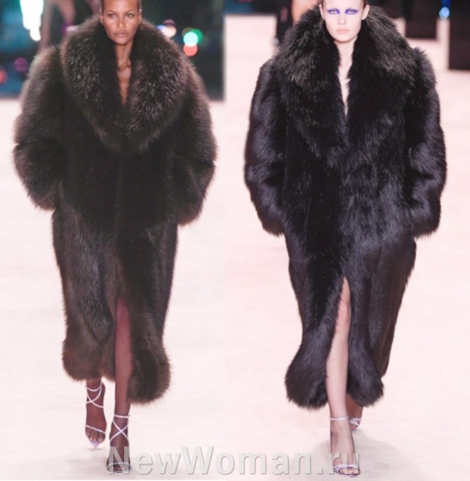 какие женские шубы модные зимой 2023 года - из длинношёрстного искусственного меха длиною мидакси, с шалевым воротником с зауженным книзу подолом - фото зимней коллекции 2023 от бренда Сен Лоран (парижский пока)