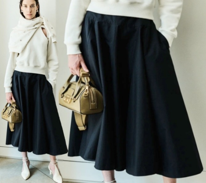 юбка миди из черного крепа А-силуэта с белым джемпером - женский модный гардероб осень-зима 2023
